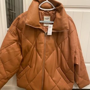 A&F NWT Vegan Leather Puffer Jacket Sz LARGE